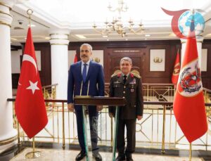 Hakan Fidan, Genelkurmay Başkanı Selçuk Bayraktaroğlu ile Önemli Görüşme Gerçekleştirdi