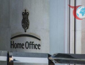 İngiltere İçişleri Bakanı’ndan Yabancı Öğrencilere Önemli Uyarı