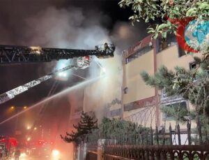 İstanbul İkitelli’de Plastik Atölyesinde Büyük Yangın