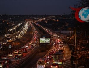 İstanbul’da Akşam Saatlerinde Trafik Yoğunluğu Artıyor