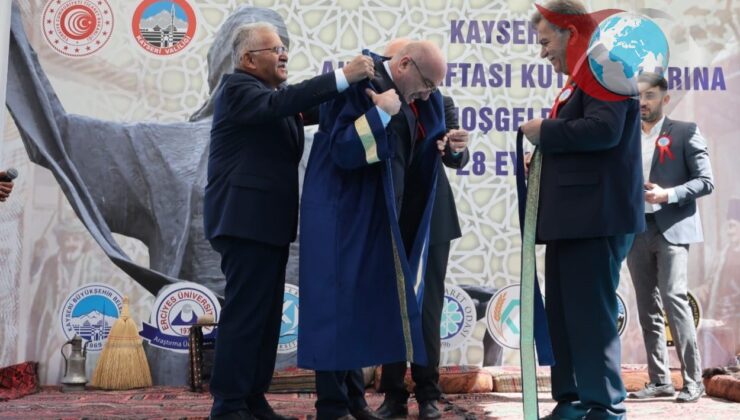 Kayseri Üniversitesi Rektörüne Ahilik Ödülü: Geleceğe İlham Veren Bir Tören