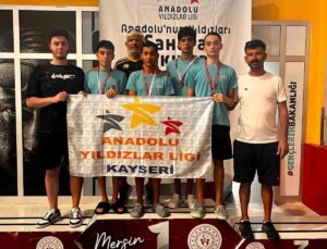 Kayseri Yüzme Takımı ANALİG Türkiye Şampiyonası’nda İkincilik Elde Etti