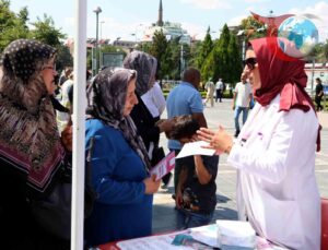 Kayseri’de Halk Sağlığı Haftası: Cumhuriyet Meydanı’nda Sağlık Rüzgarı