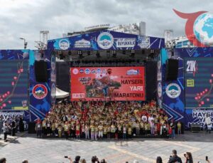 Kayseri’de Miniklerin Maraton Coşkusu: Çocuklar ve Bebekler Sahada