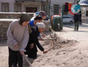 Konuralp Antik Tiyatrosu’nda Gönüllü Destekle Geçmişe Yolculuk Devam Ediyor