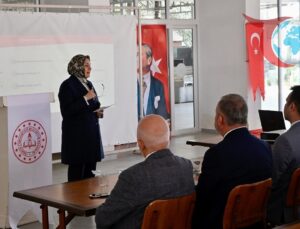 Milli Eğitim Bakanlığı Kuşadası’nda Eğitimde İleriye Yönelik Adımlar Atıyor