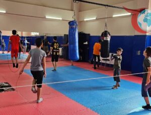 Muş’un Hasköy İlçesinde Gençlerin Boks Tutkusu Artarak Devam Ediyor