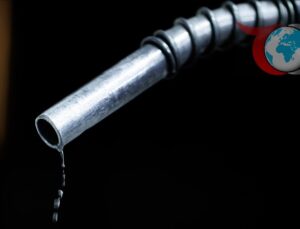 Petrol Fiyatları: Yükselen Stoklar ve Beklenen Düşüş