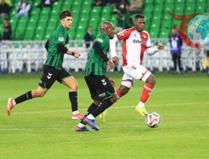 Sakaryaspor-Sivasspor Maçında Kural İhlali İddiası