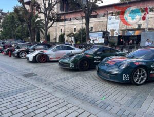 Sultanahmet Meydanı’nda Heyecan Veren Gumball 3000 Otomobil Sergisi