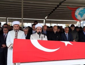 Türk Edebiyatının Milli Sesi Yavuz Bülent Bakiler Son Yolculuğuna Uğurlandı