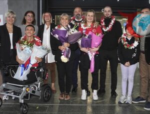 Türk Milli Yüzücü Defne Kurt, Singapur’da Tarih Yazdı