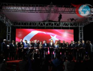 Uşak’ta Ferdi Zeyrek Adına Yenilenen Amfi Tiyatro Görkemli Törenle Açıldı