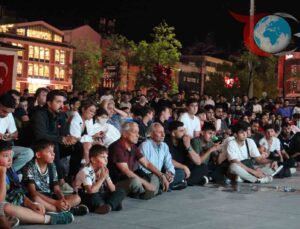 Yalova’da Heyecan Dolu Spor Gecesi: Voleybol ve Futbol Buluşması