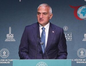 Yazmalara Adanan Bir Ömür: Nuri Arlasez Sergisi Açıldı