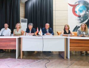 Yunusemre Belediyesi’nden Dünya Alzheimer Günü’nde Dikkat Çeken Panel