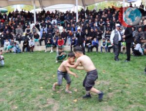 102 Yıllık Gelenek: Uzundere Karakucak Güreşleri Coşkusu Başladı