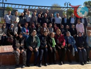 57 Yıl Sonra Duygusal Buluşma: Öğretmen ve Öğrencileri Sarıgöl’de Yeniden Bir Arada