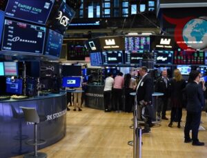 ABD Borsalarında Yatırımcıların Gündemi: Bilançolar ve Ticaret Gerilimleri