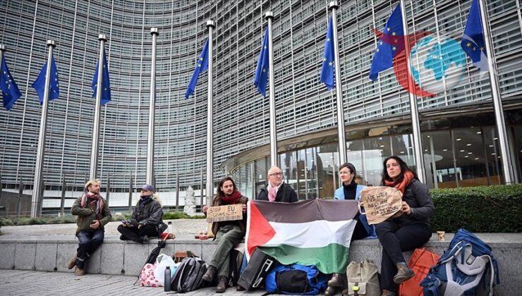AB’nin İsrail Anlaşmasına Karşı Brüksel’de Protesto: Aktivistler Gece Boyu Nöbette