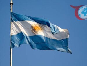 Arjantin Seçimlerinde Kritik Gün: Oy Kullanma Zorunluluğu ve Seçim Yarışı