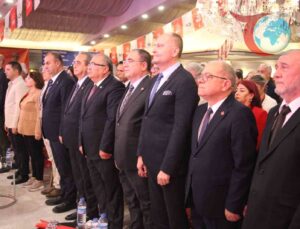 Aydın’da CHP İl Kongresinde Gergin Anlar: Adaylar Öne Çıktı