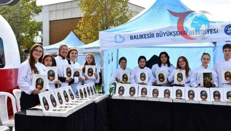 Balıkesir Kitap Fuarı’nda Öğrencilerden “Maşınga” Yemek Kitabı Sürprizi