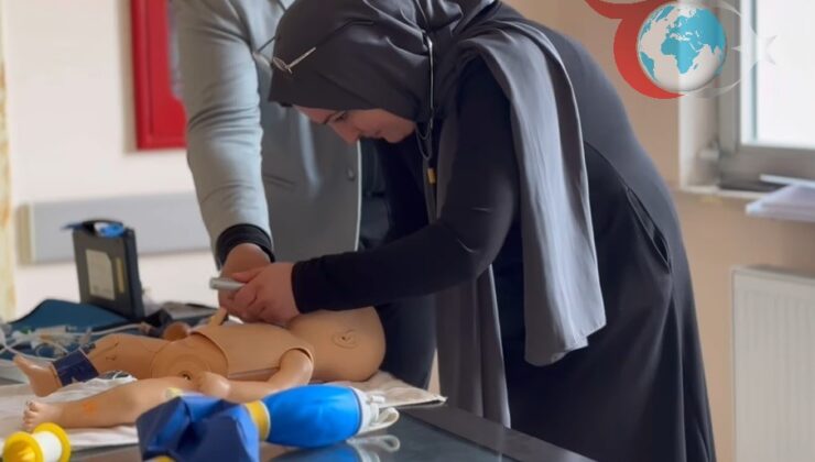 Bayburt’ta Sağlık Çalışanlarına Yenidoğan Canlandırma Eğitimi