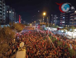 Bursa Cumhuriyet Coşkusunu Alanlarda Yaşadı