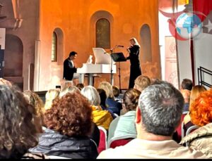 Çeşme’de Tarihi Kilisede Büyüleyici Klasik Müzik Gecesi