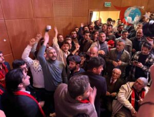 CHP Malatya İl Kongresi’nde Gergin Anlar: Yumruklu Kavga Çıkınca Çevik Kuvvet Müdahale Etti