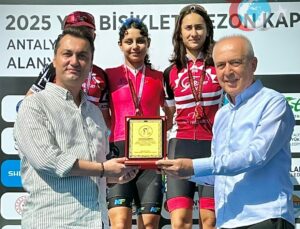 Denizlili Bisikletçi Buse Ertekin 2025 Sezonunda Zaferden Zafere Koştu