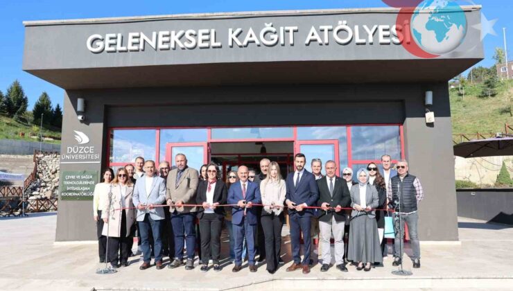 Düzce Üniversitesi Geleneksel Kağıt Atölyesi ve Çiçeklerle Bezeli Sergisi