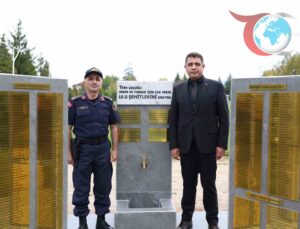 Düzce Valisi Selçuk Aslan’dan Şehitlerimize Anlamlı Ziyaret