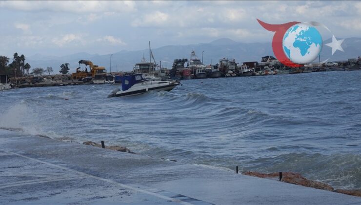 Edremit Körfezi’nde Şiddetli Lodos Fırtınası Hayatı Felç Etti