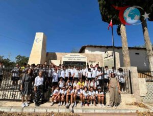 Efeler’de Öğrencilerden Şehitlere Vefa: “Onlar Diridirler” Projesi