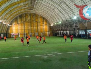 Erzincan Belediyesi’nin Futbol Coşkusu: Halı Saha Turnuvası Başladı!
