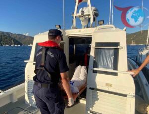 Fethiye’de Denizin Ortasında Yaşanan Acil Durum: Yaralı Çocuğa Hızlı Müdahale!