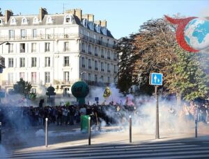 Fransa’da Sendikalar Hükümetin Bütçe Politikalarına Karşı Ayağa Kalkıyor