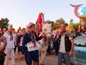 Gelenek ve Modernliğin Buluştuğu Düğün: Akademisyen Çiftin Örnek Töreni