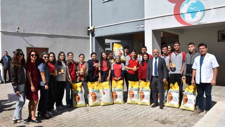 Germencik’te Lise Öğrencilerinden Anlamlı Hayvan Sevgisi