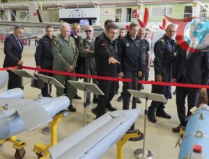 İtalya Savunma Heyeti Baykar’ı Ziyaret Etti: İHA Gösterimi ve Teknolojik Brifing