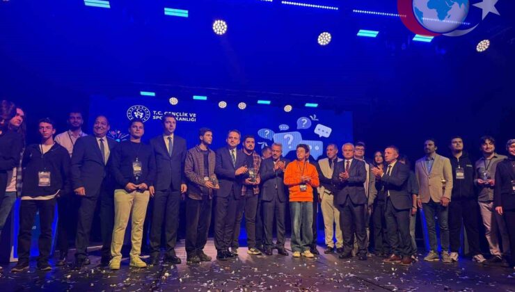 Karabük’ün Gençleri Bilgi Yarışmasında Türkiye İkincisi Oldu!