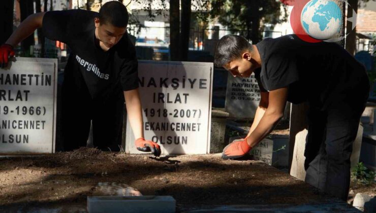 Karacabey’de Kardeşlerin Gönüllü Mezar Temizliği Fenomen Haline Geldi