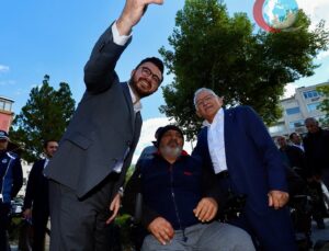 Kayseri Büyükşehir Belediye Başkanı’ndan Hunat Mahallesi’nde Esnafla Samimi Buluşma