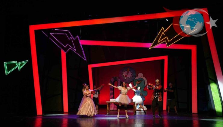 Kocaeli Şehir Tiyatroları Yeni Sezonuyla Sanatseverlerle Buluşuyor