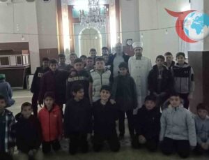 Konya’da Sabah Namazında Buluşan Öğrenciler ve Veliler: Manevi Değerler Pekişiyor