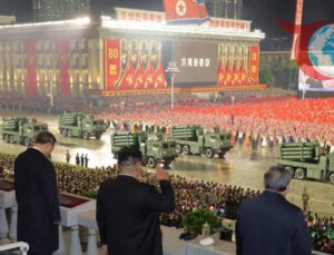 Kuzey Kore’nin Görkemli Askeri Geçit Töreni: Güç ve Egemenliğin Teyidi