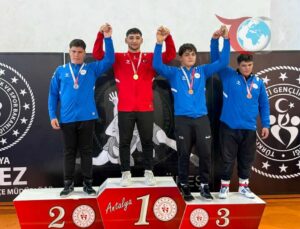 Manavgat Belediyesi Güreş Kulübü’nden Çifte Şampiyonluk