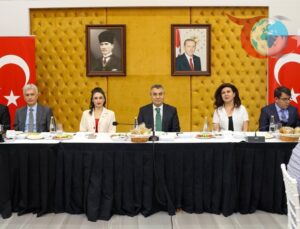 Mersin Valisi Atilla Toros, Muhtarlarla Buluştu: “Demokrasimizin Uç Beyleri”